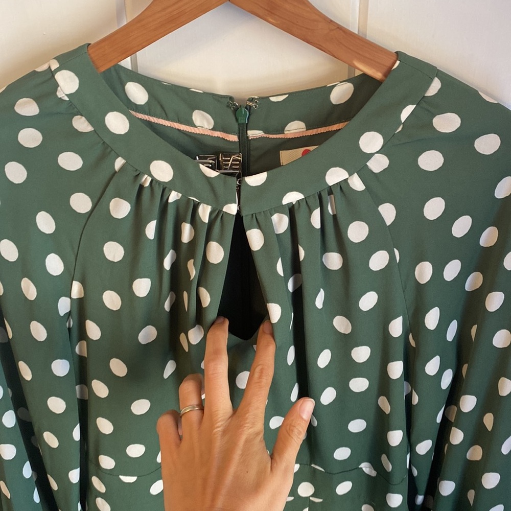 EUC. Boden Portia dress in green and white polka dot key hole slit. 4L - Picture 5 of 6